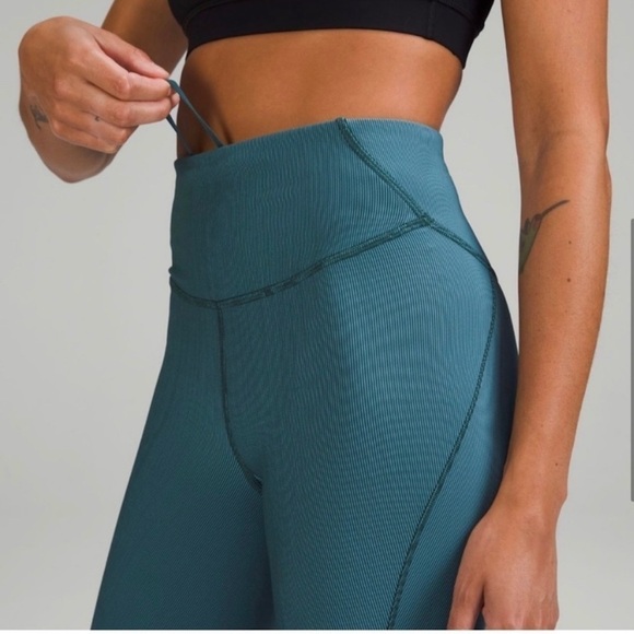 lululemon athletica Pants - NWT Lululemon Base Pace HR Tight 25" *Two-Tone Ribbed Size 4